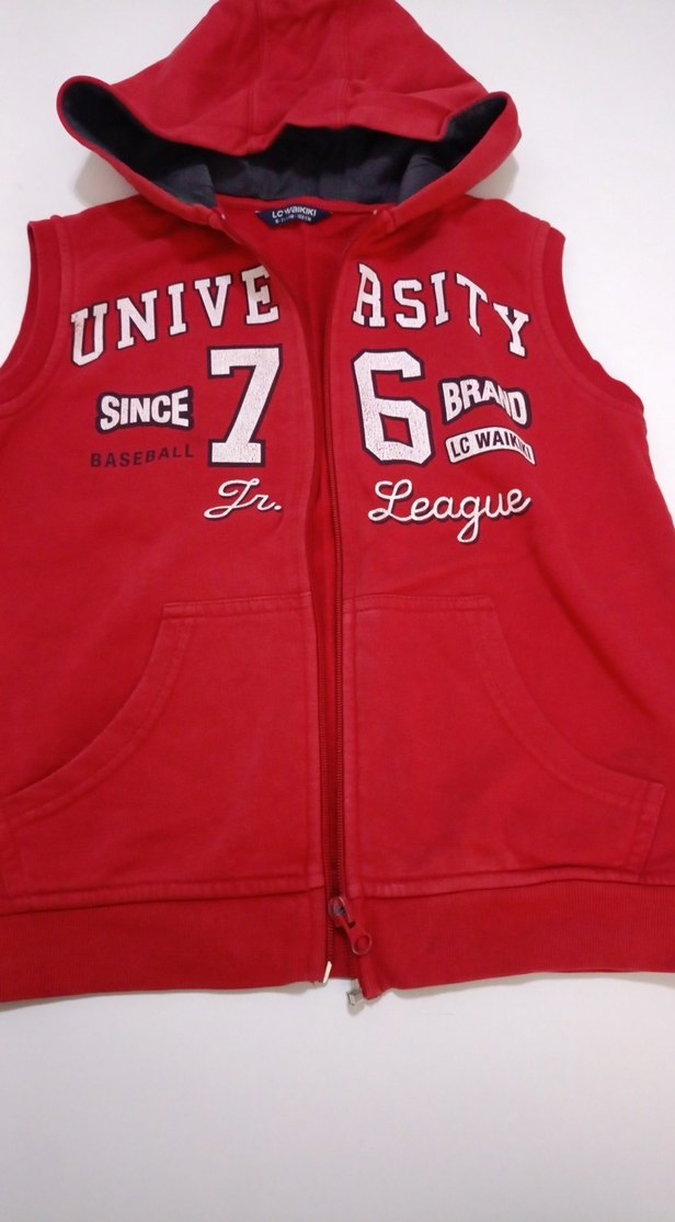 Kırmızı Kapüşonlu Erkek Çocuk Fermuarlı Yelek - Görsel 3