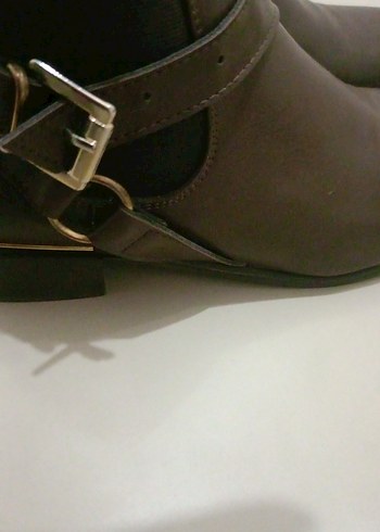 Kahverengi Deri Tokalı Kadın Bot - Görsel 4