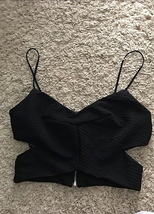 Zara bustiyer