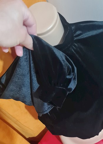 s Beden Balon kol dökümlü kadife crop bluz