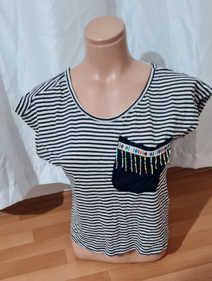 Boncuk detaylı otantik dantelli tişört - Görsel 2