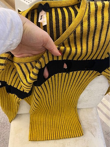 universal Beden çeşitli Renk Hardal Sarısı triko siyah cut out detaylı