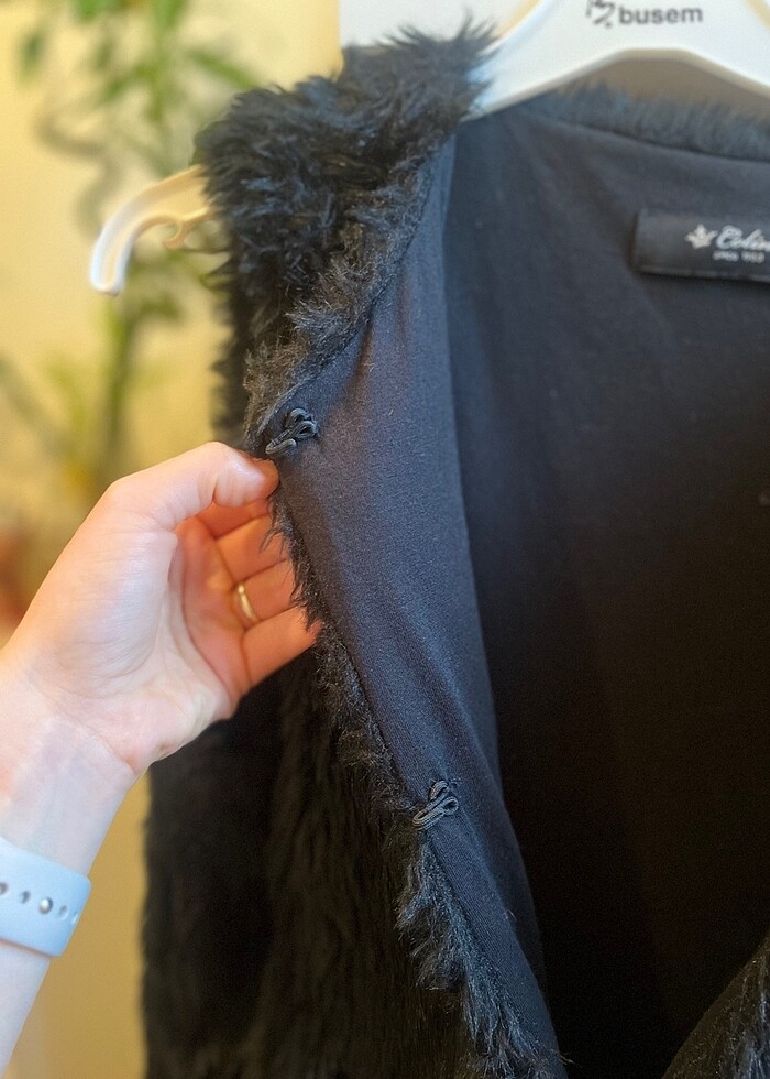 Cepli Siyah Kürk Yelek - Görsel 5