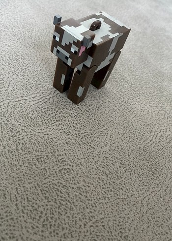 Kahverengi ve Gri Piksel Tarzı Aksiyon Figürü Minecraft inek