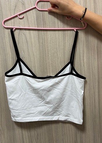 Koton Siyah kurdele Detaylı Beyaz V Yaka Kadın Atlet - Görsel 2