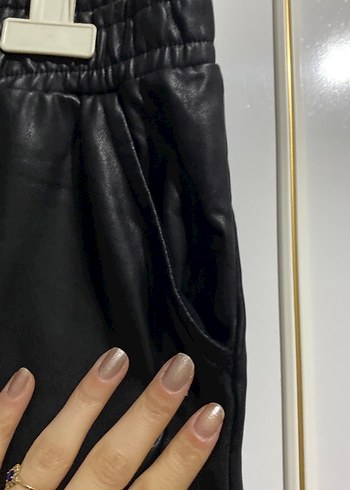 Çocuk Siyah Deri Kemerli Rahat Pantolon - Görsel 5