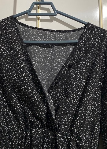Uzun Kollu Siyah V Yaka Bluz - Görsel 5