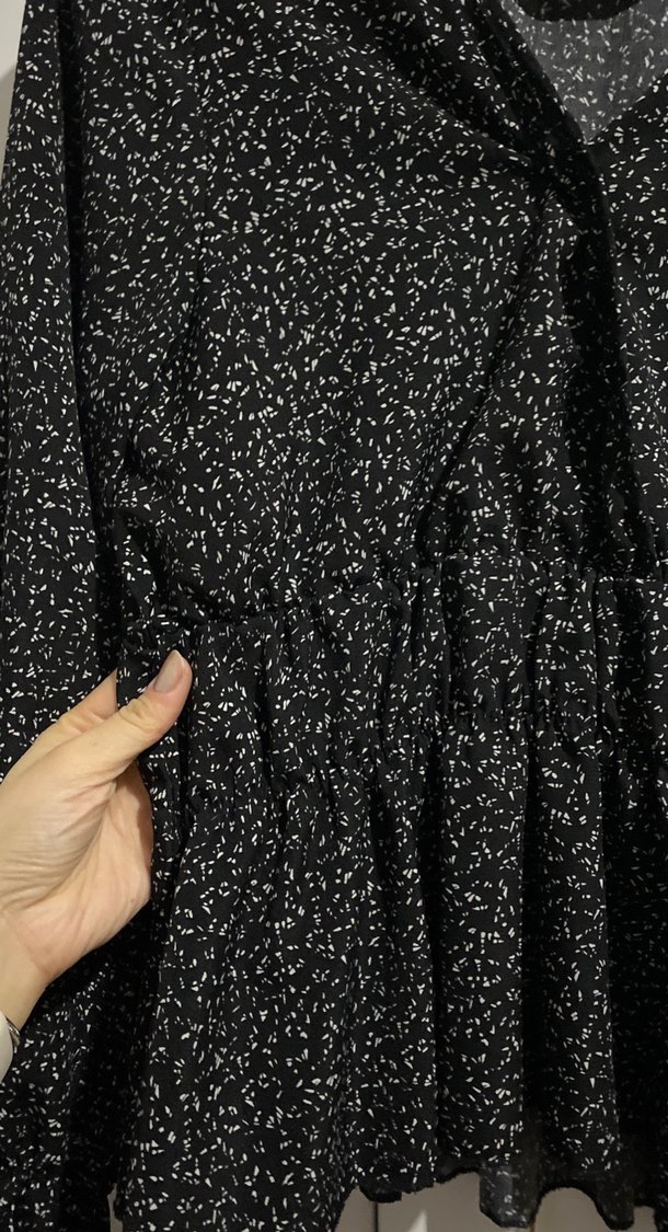 Uzun Kollu Siyah V Yaka Bluz - Görsel 3