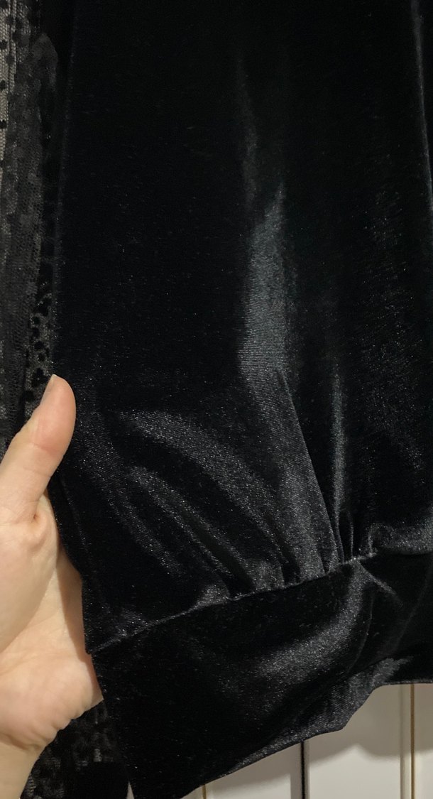 Siyah Dantel Kollu Uzun Kollu Kadın Bluz kadife - Görsel 3