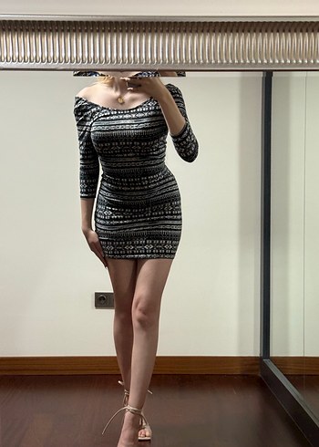 Gri Desenli Yüksek Yakalı Midi Elbise - Görsel 4