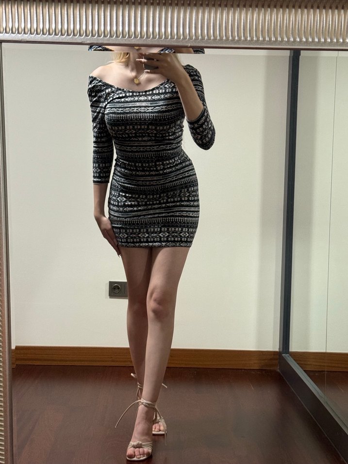 Gri Desenli Yüksek Yakalı Midi Elbise - Görsel 3