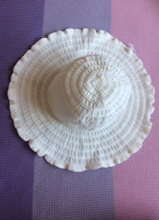 Beyaz şapka 