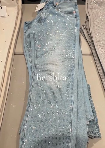 Bershka Tasli Acik Mavi Denim Jean