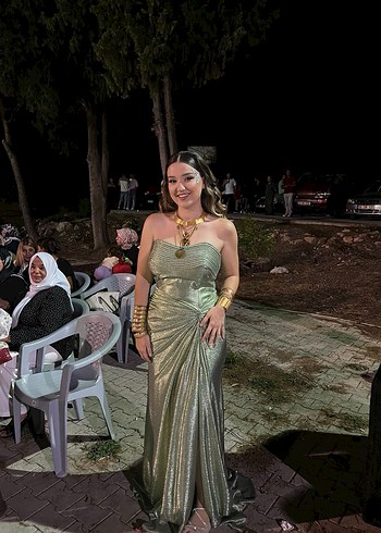 Parlak Altın Yılan Desenli Uzun Straplez Elbise - Görsel 2