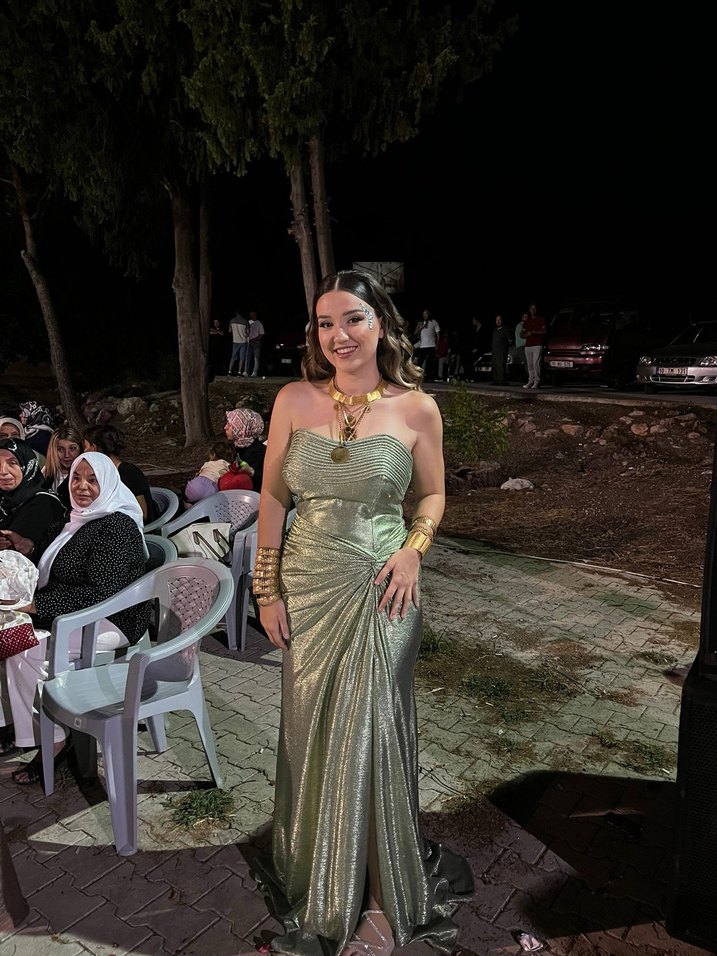 Parlak Altın Yılan Desenli Uzun Straplez Elbise - Görsel 2