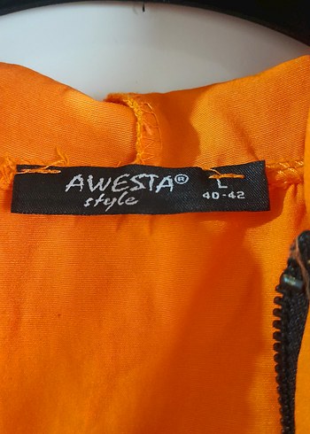 Turuncu Kapüşonlu Yağmurluk - Görsel 4