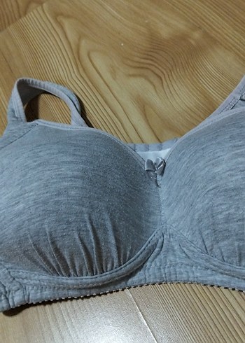 42 Beden Gri Spor Tarzı Destekleyici Sütyen