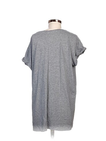 H&M T-shirt %70 İndirimli. - Görsel 3