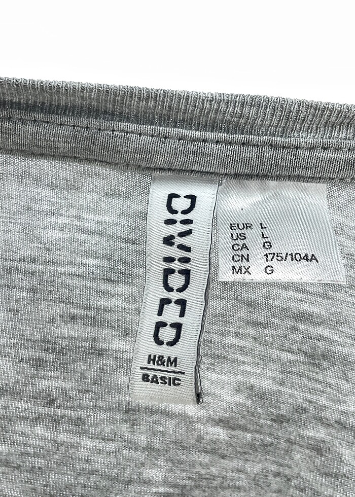 H&M T-shirt %70 İndirimli. - Görsel 4