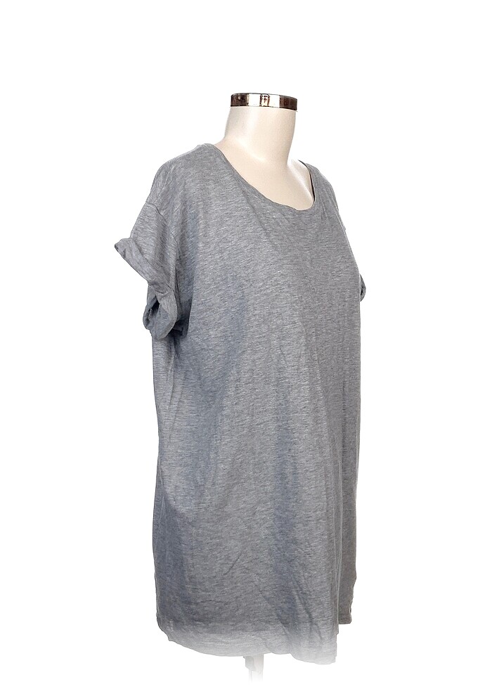 H&M T-shirt %70 İndirimli. - Görsel 2