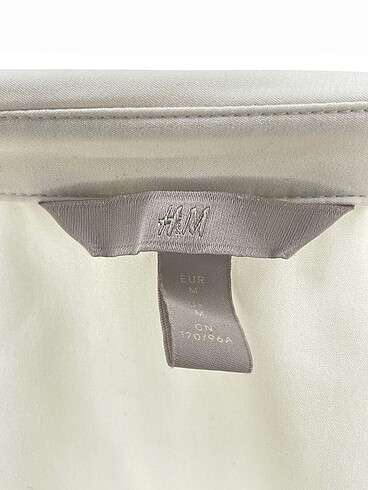 m Beden beyaz Renk H&M Gömlek %70 İndirimli.