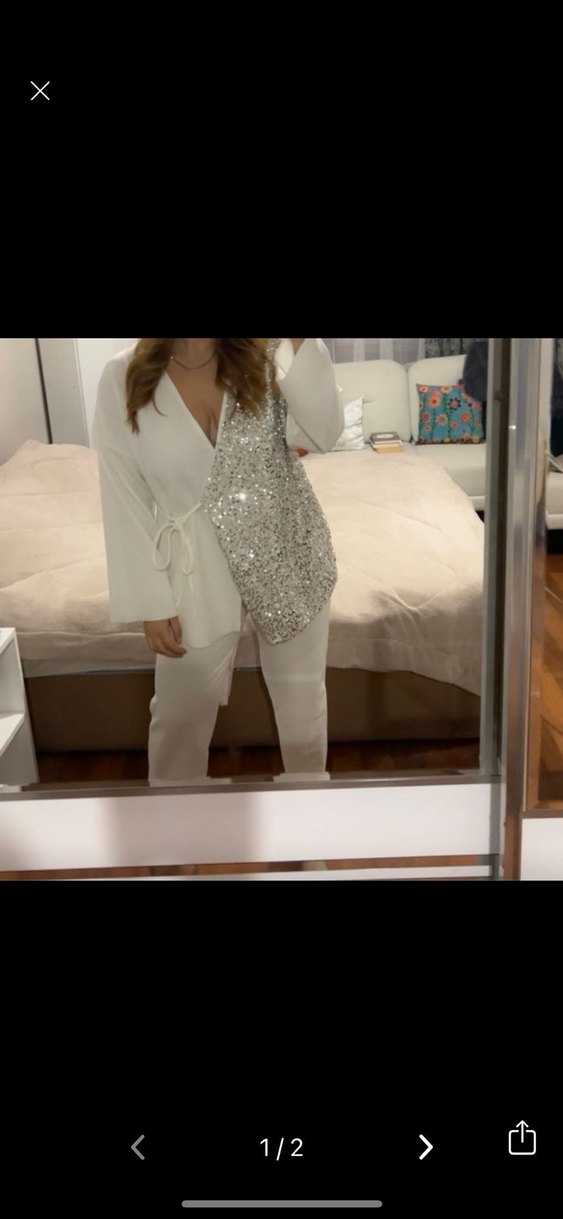 Payet Detaylı Beyaz V Yaka Kadın Takım - Görsel 3