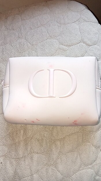 Dior makyaj çantası