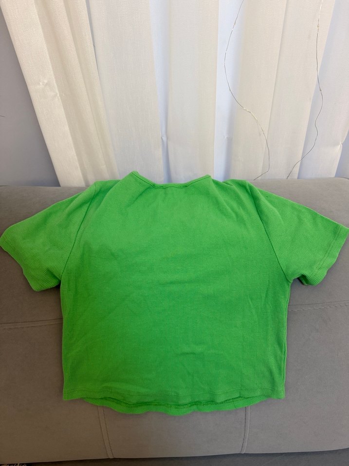 Yeşil V Yaka Kısa Kollu Crop Top - Görsel 3