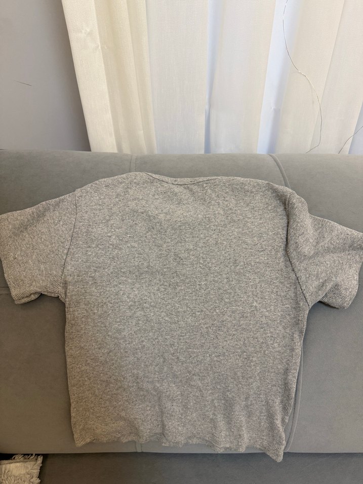 Gri Kısa Kollu Yüksek Yakalı Kadın Tişört - Görsel 3
