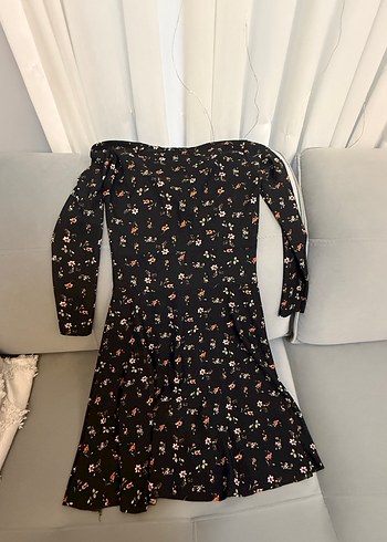 Uzun Kollu Siyah Çiçekli V Yaka Midi Elbise - Görsel 3