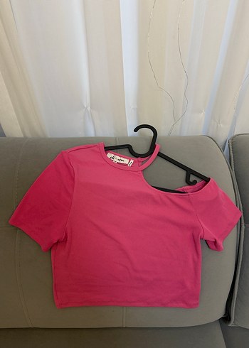 Pembe V Yaka İnce Askılı Crop Top - Görsel 2