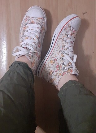 Çiçekli converse 