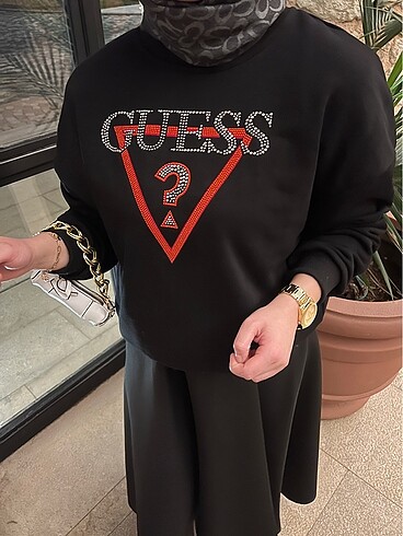 Guess sweay
