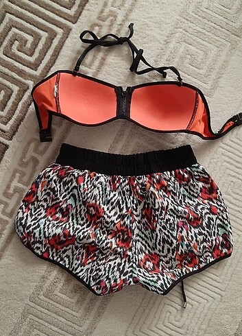 LC Waikiki Bikini takımı