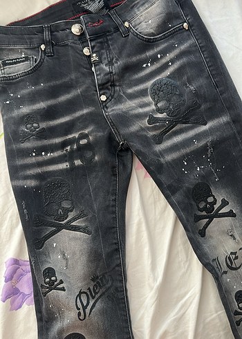 Düğmeli Siyah Baskılı Rock Punk Jean