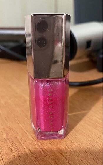 Fenty Gloss Bomb