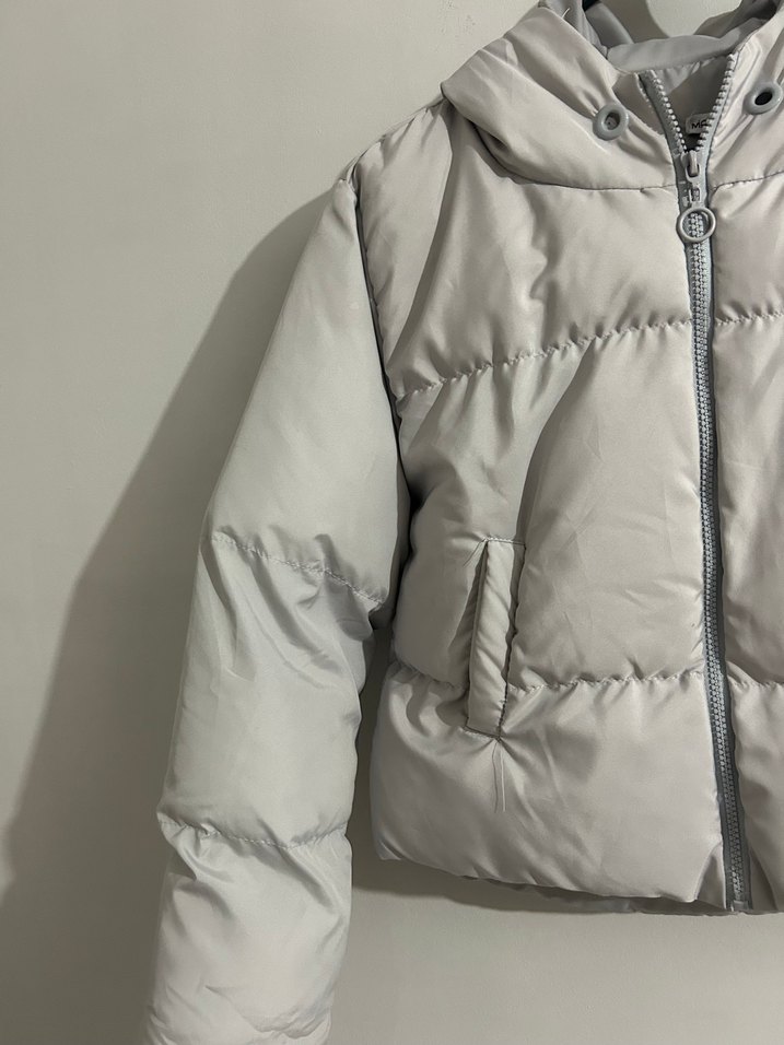 Gri Kapüşonlu Düğmeli Kadın Mont - Görsel 2