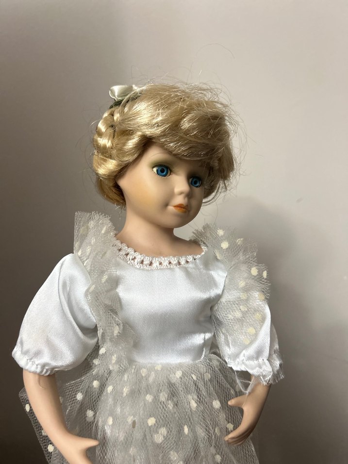 Beyaz Tül Elbiseli Porselen Bebek - Görsel 2