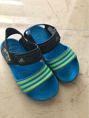 Adidas çocuk sandalet