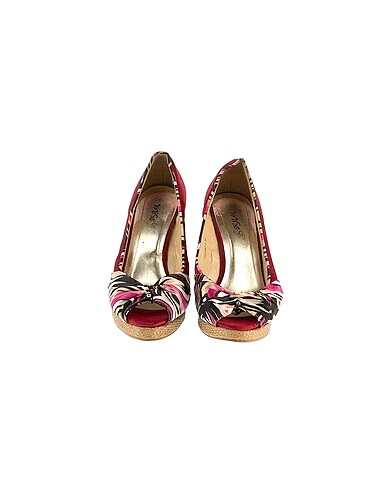 38 Beden PreLoved Dolgu Topuk %70 İndirimli.