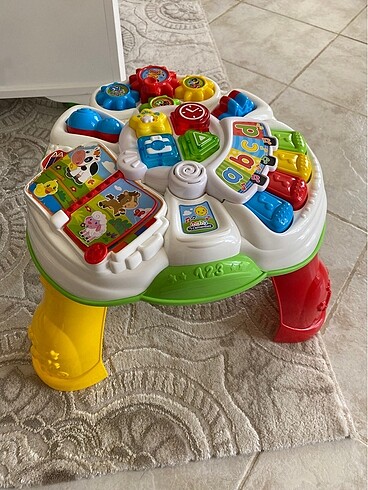 Baby clementonı aktivite masası