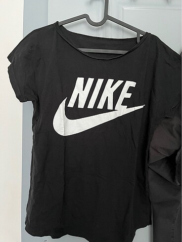 Nike tshirt