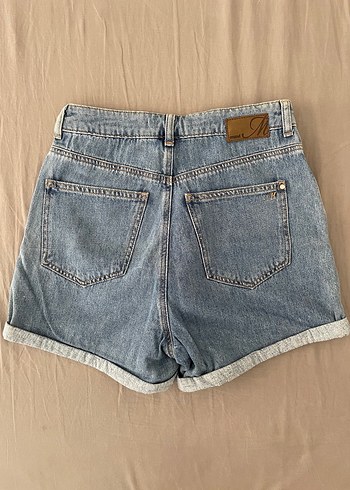 Düğmeli Mini Mavi Denim Şort - Görsel 3