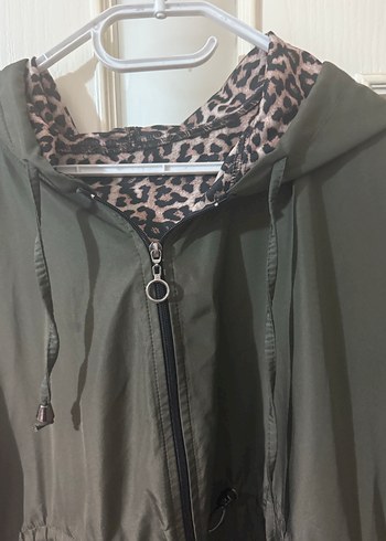 Kadın Haki Uzun Belden Bağlamalı Yağmurluk - Görsel 2