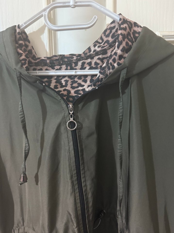 Kadın Haki Uzun Belden Bağlamalı Yağmurluk - Görsel 2