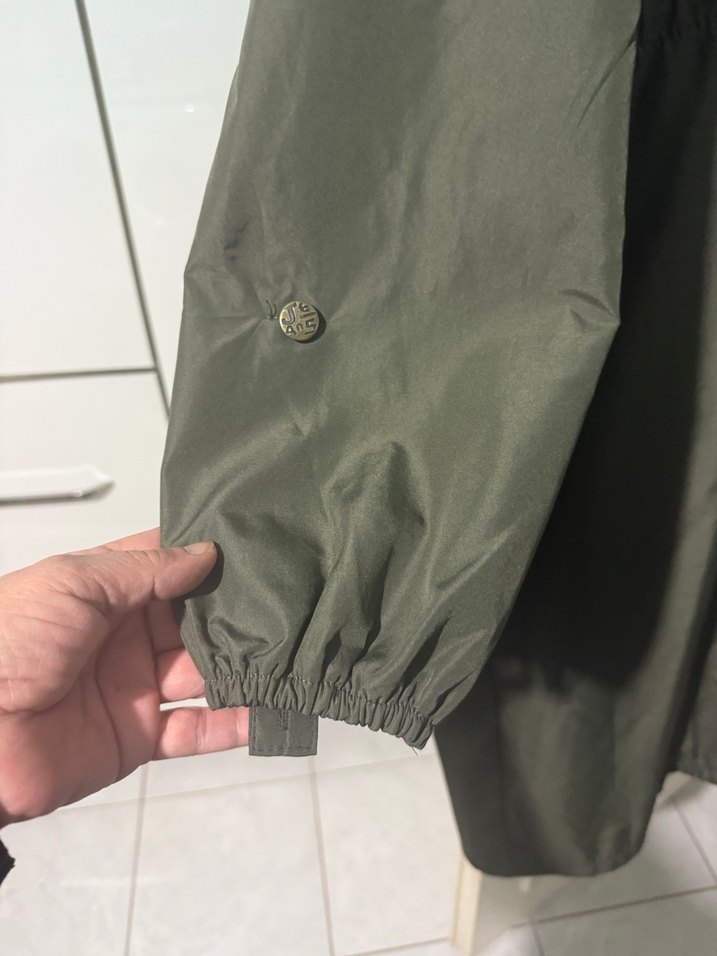 Kadın Haki Uzun Belden Bağlamalı Yağmurluk - Görsel 3