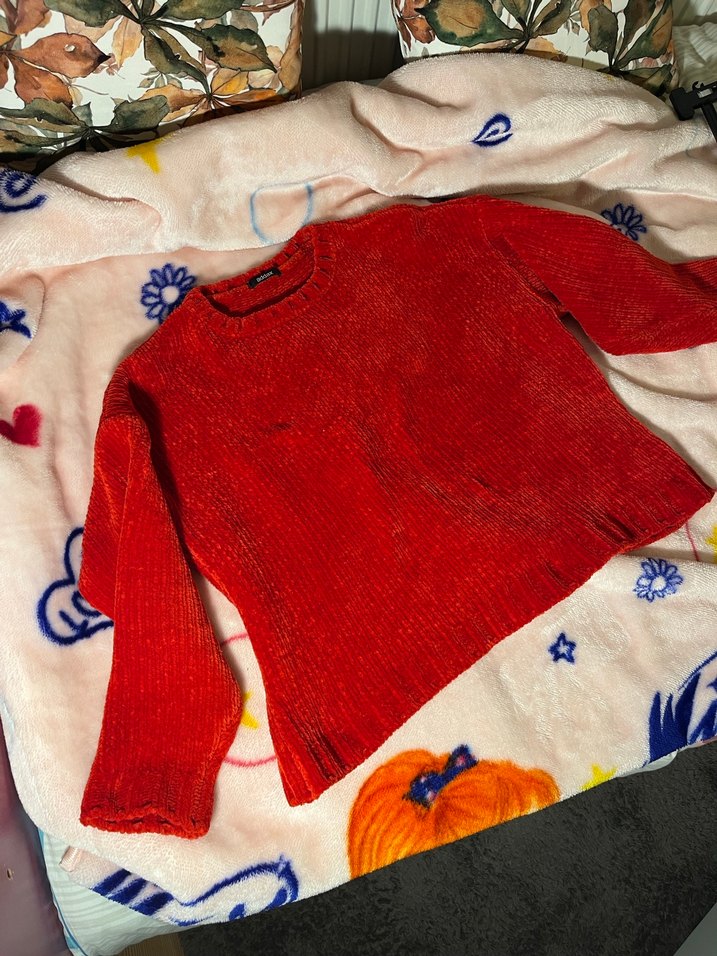 Kırmızı Örgü Kazak - Görsel 3