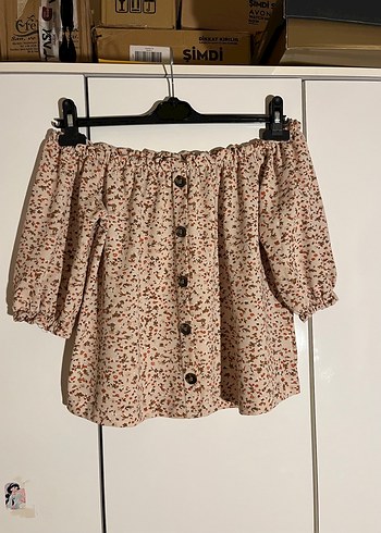 Çiçek Desenli dusuk omuz bluz - Görsel 3