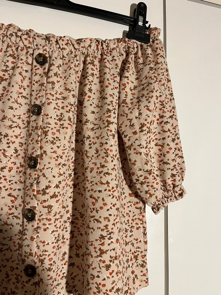 Çiçek Desenli dusuk omuz bluz - Görsel 4