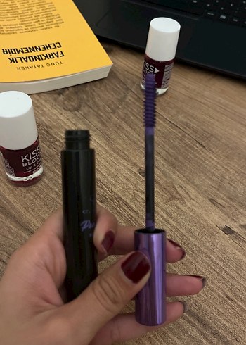 Koyu Mor Renk Maskara - Görsel 2